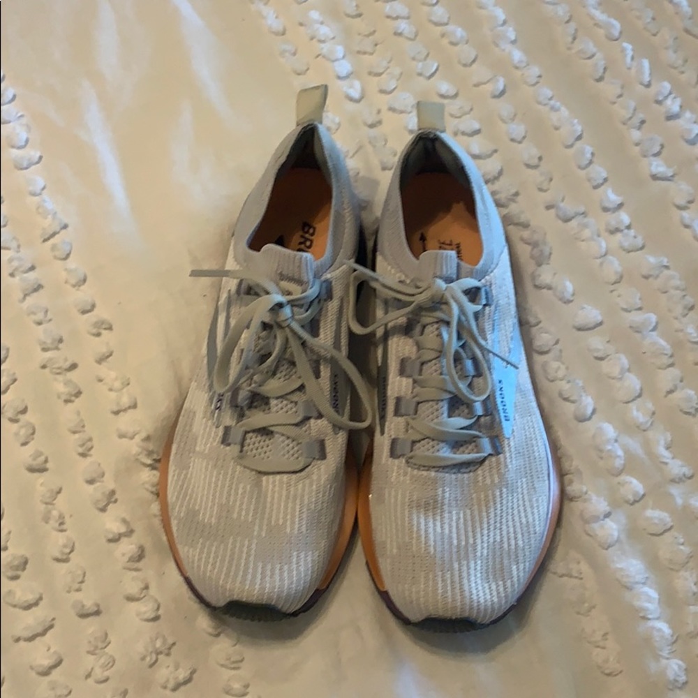 Brooks Ricochet sneakers